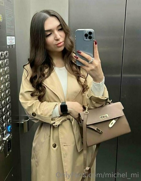 dolly reed sexy model picture