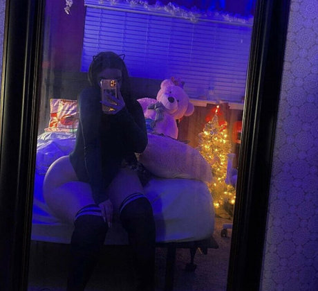 melcat model pornographic picture