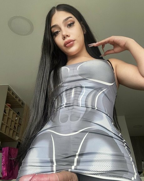 Camila Holguiin nice actress pictures