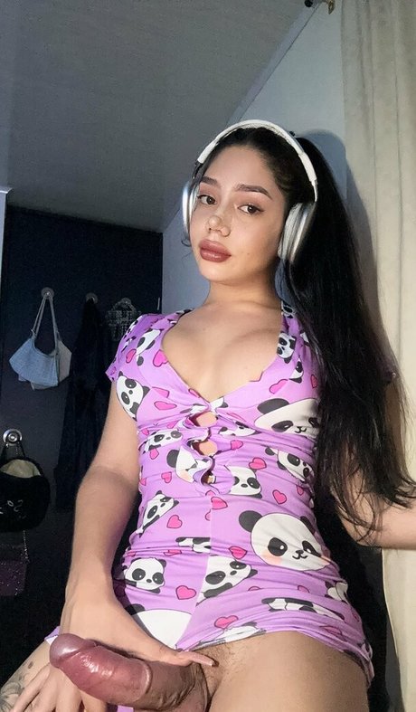 Camila Holguiin model top gallery