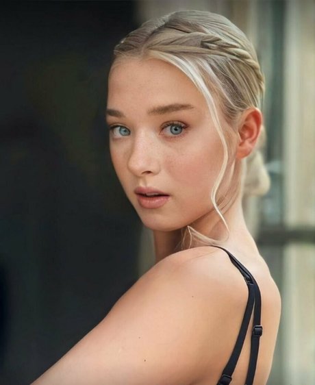 elisenextdoor model adult pictures