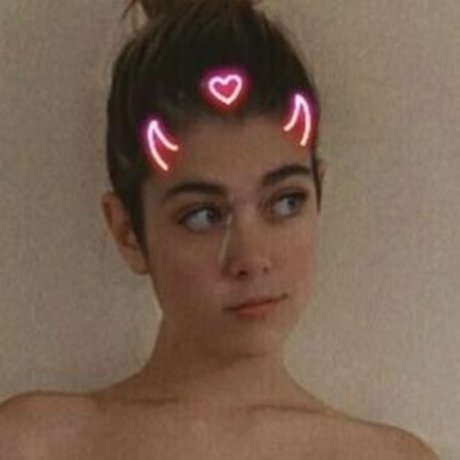 randomzgames beautiful model pic