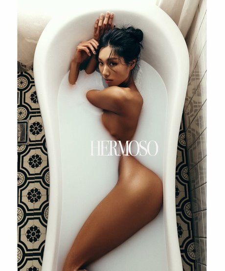 ShinyooJeong porn model pic