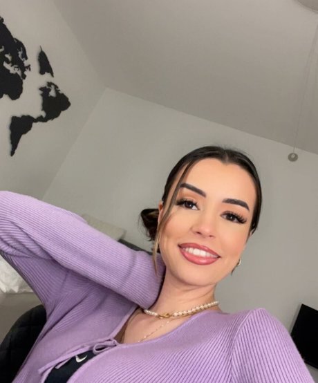 NoraExplorer model free pictures