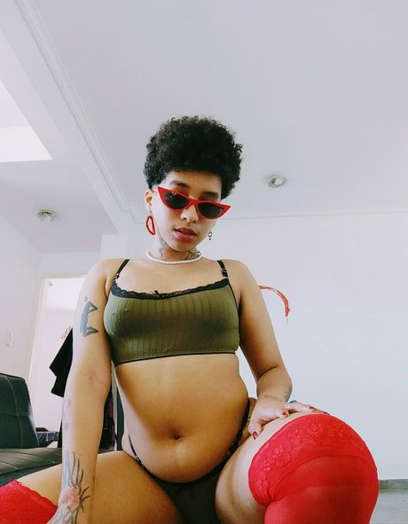 zeventhsunzet sex actress picture