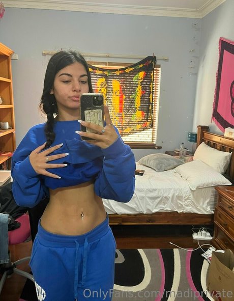 madiprivate model top picture