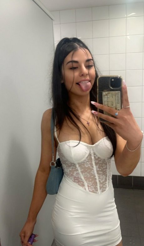 madiprivate pornstar exclusive images