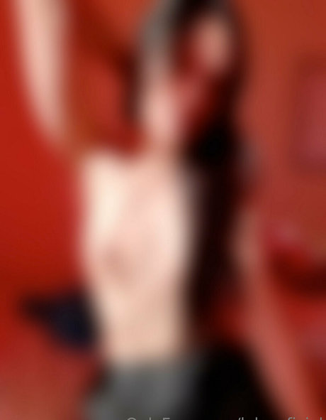 lolaxoficial erotic pornstar photos