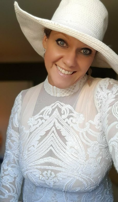 headingeastorwest pornstar nudes picture