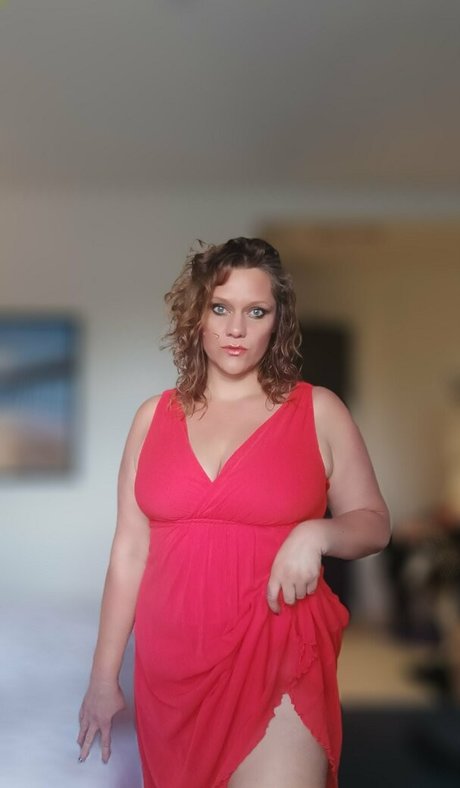 headingeastorwest hd actress photo