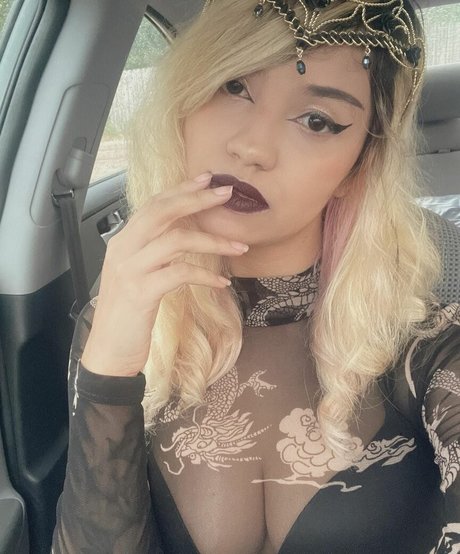 Trickywi star sexy image