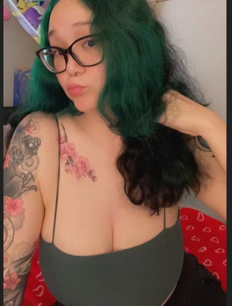 yuricosplayer model nudes picture