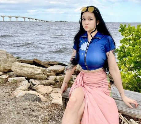 yuricosplayer model adult pics