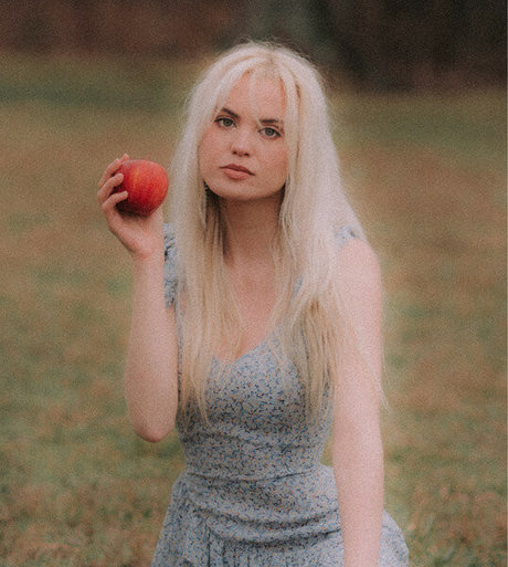 Zandi Holup nudes actress image