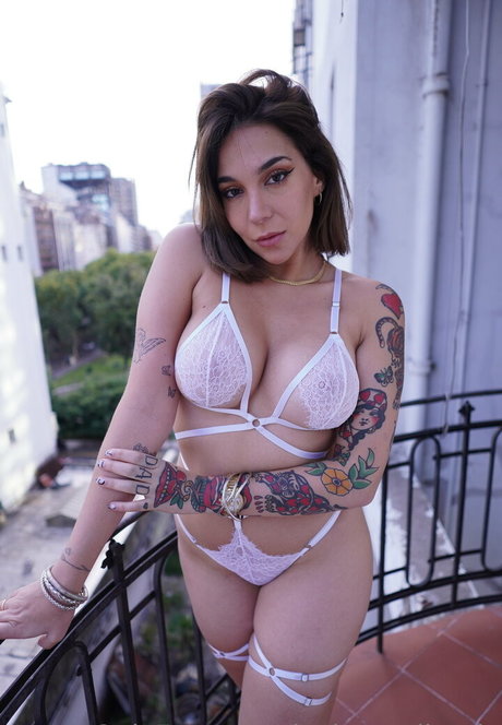 lucianamilessix model hd pics