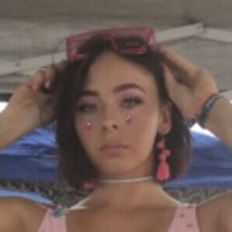 PeachsnBean model erotic photo