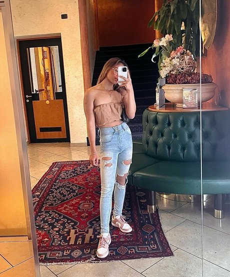 Bianca Bustamante naked actress galleries