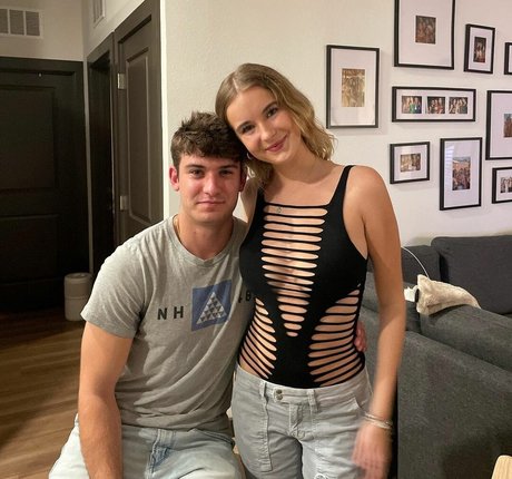 Maddie Gilmore art model images