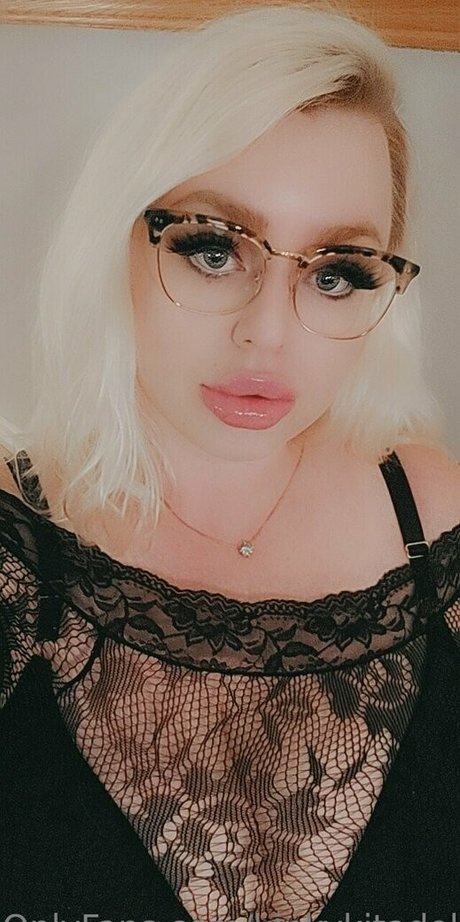 kinkykitadoll model nudes pictures