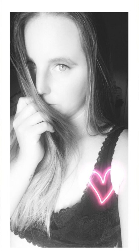 blueeyesbombshell pornstar beautiful images