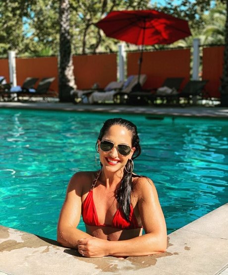 Emily Compagno star best photos