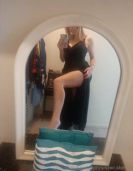 snowcakesxo star hot photo