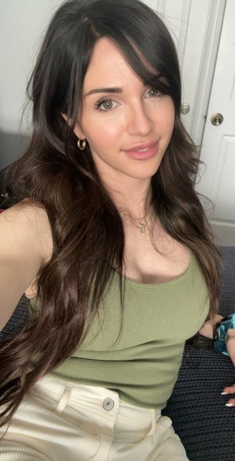 Sarah Hills hot pornstar photo