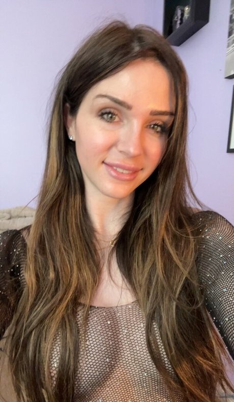 Sarah Hills beautiful model pics