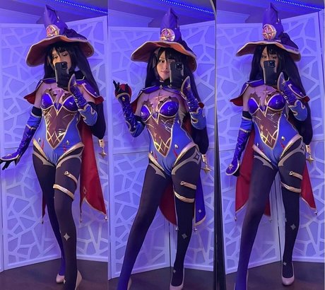 famous midget onlyfans naked photo