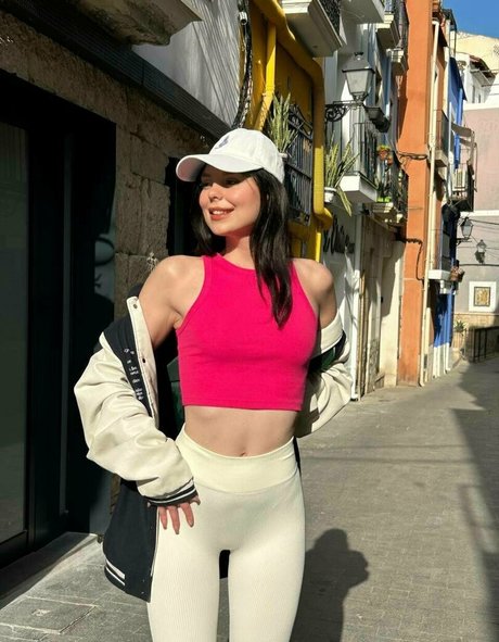 emyraine pornstar pics