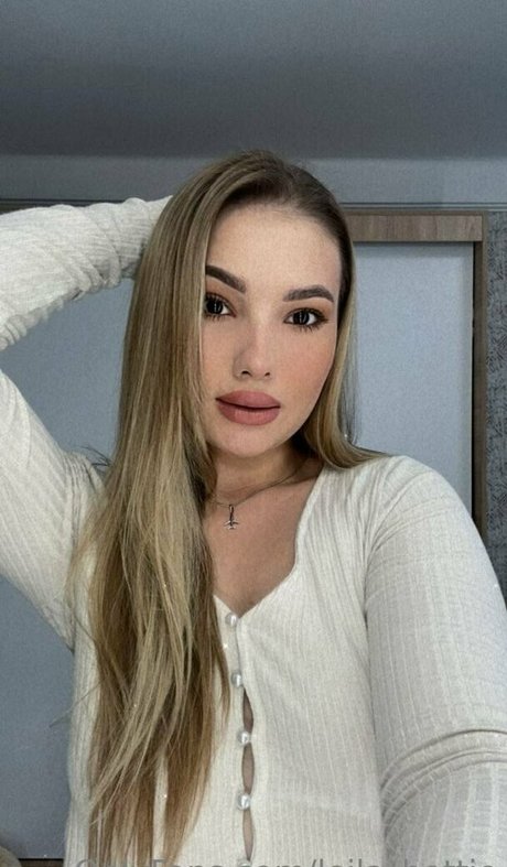 leila hottie exclusive star photo