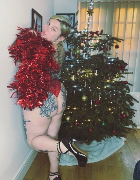 Katiesummer222 pornstar nude image