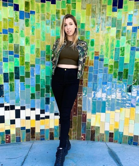 Abigail Cristea star art galleries