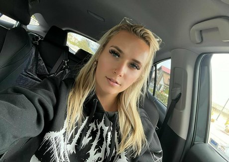 jaderyleexo model free photo