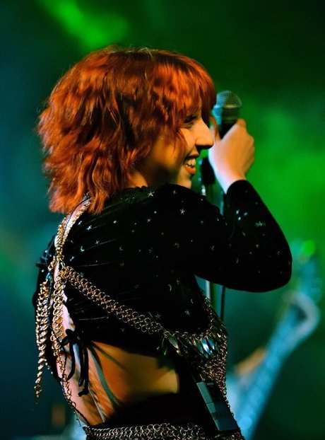 Melody Cristea beautiful star photos