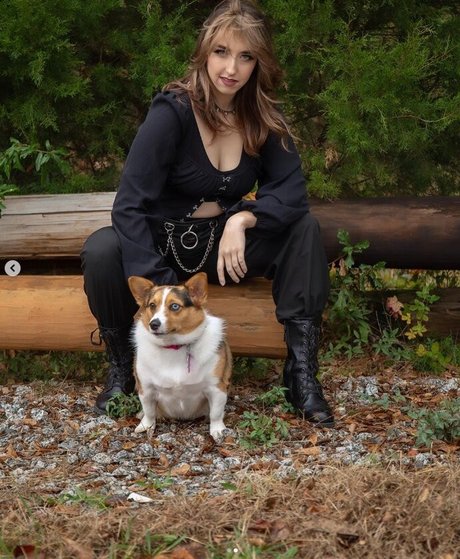 Melody Cristea model high quality pic