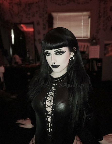 Alyssa Rayn pornographic model picture