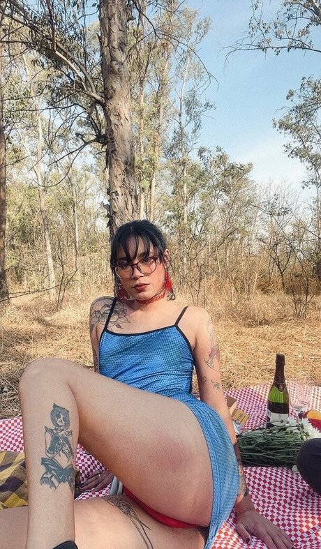 Sailor Gwen free model photos