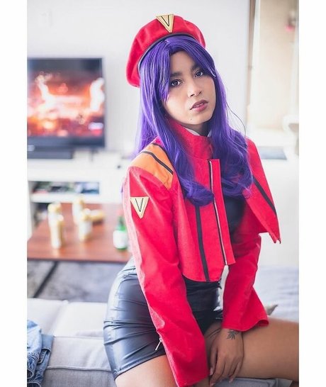 Sailor Gwen perfect model pic