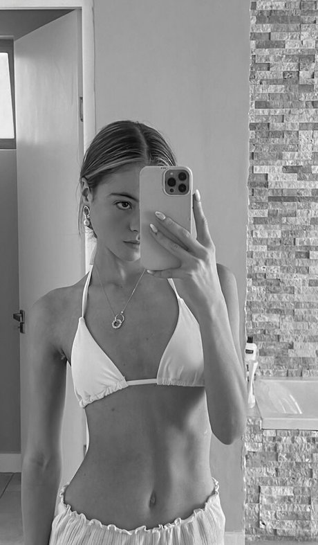 Ruby Dixon star free images