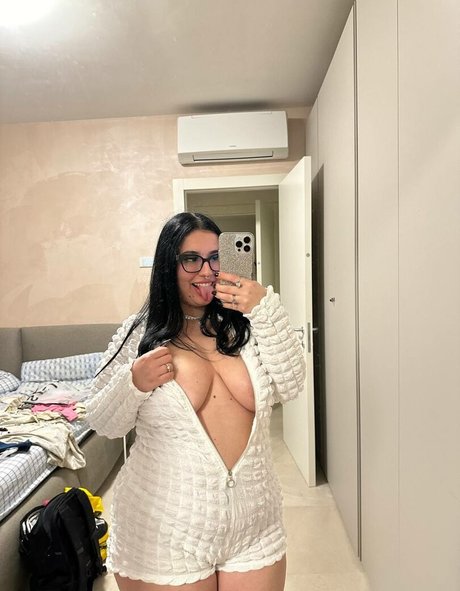 Lilxsofy model pornographic picture