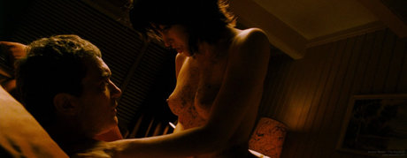 Autumn Reeser sexy star img