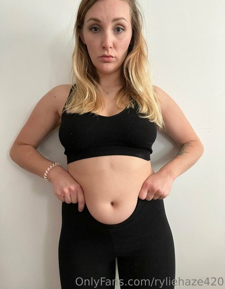 ryliehazefeedee star hd img