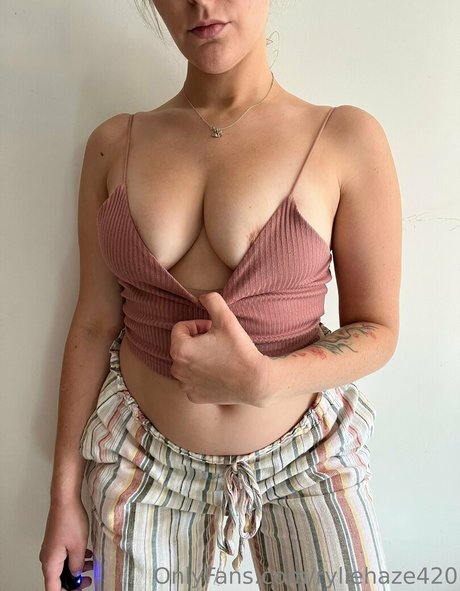 ryliehazefeedee top pornstar pictures