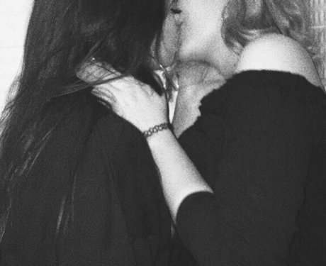 dotknij hd model photo