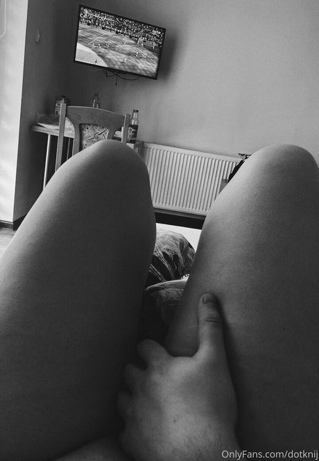 dotknij erotic actress images