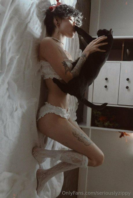 seriouslyzippy model hot pics