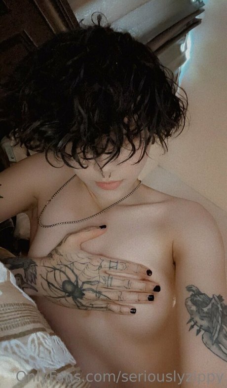 seriouslyzippy star naked image