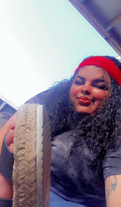 fall4angelic model top pic