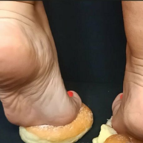 sweet noemi elena model top images